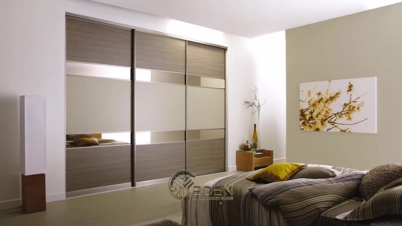 Mẫu thiết kế phòng ngủ với tủ quần áo rộng, giúp chho gia chủ thoải mái chứa đựng quần áo, giày dép, mỹ phẩm...