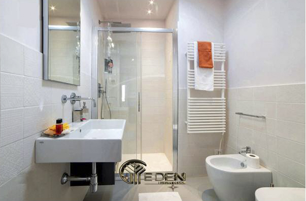 Nhà vệ sinh nên có nhiều ánh sáng