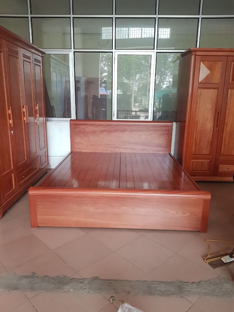 Mẫu giường ngủ xoan đào được nhiều gia đình hiện đại ưa chuộng
