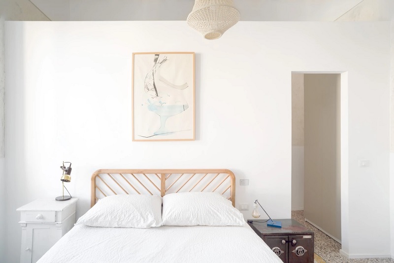 phong cách tối giản, đồ nội thất thường mang tính đơn giản hóa với đường nét mềm mại, mảnh mai.