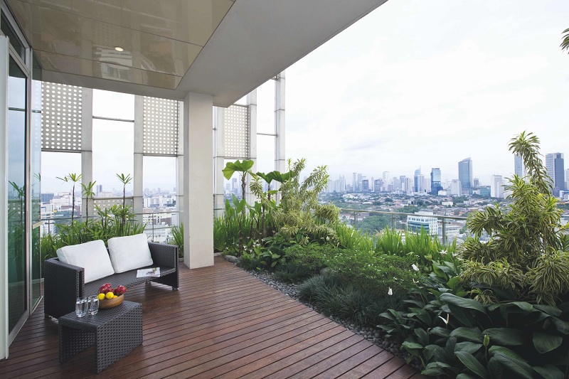 Nội thất nhà phố đẹp với thiết kế vườn cây ban công