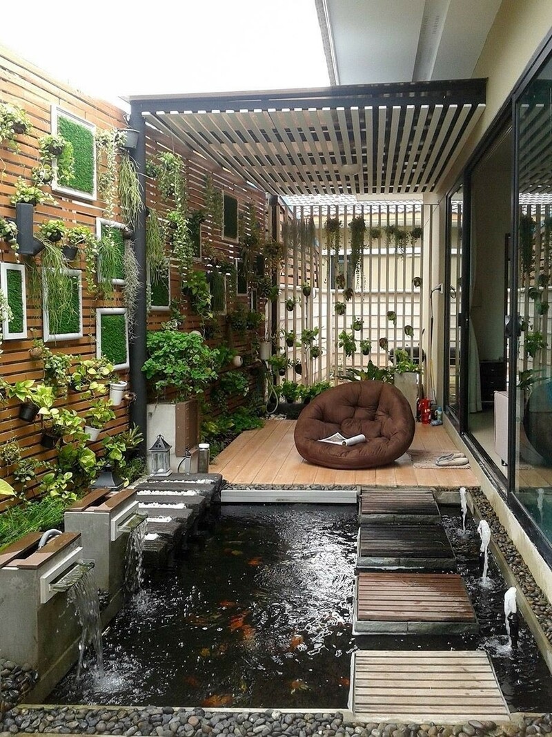 Mang thiên thiên vào nhà với hồ nước